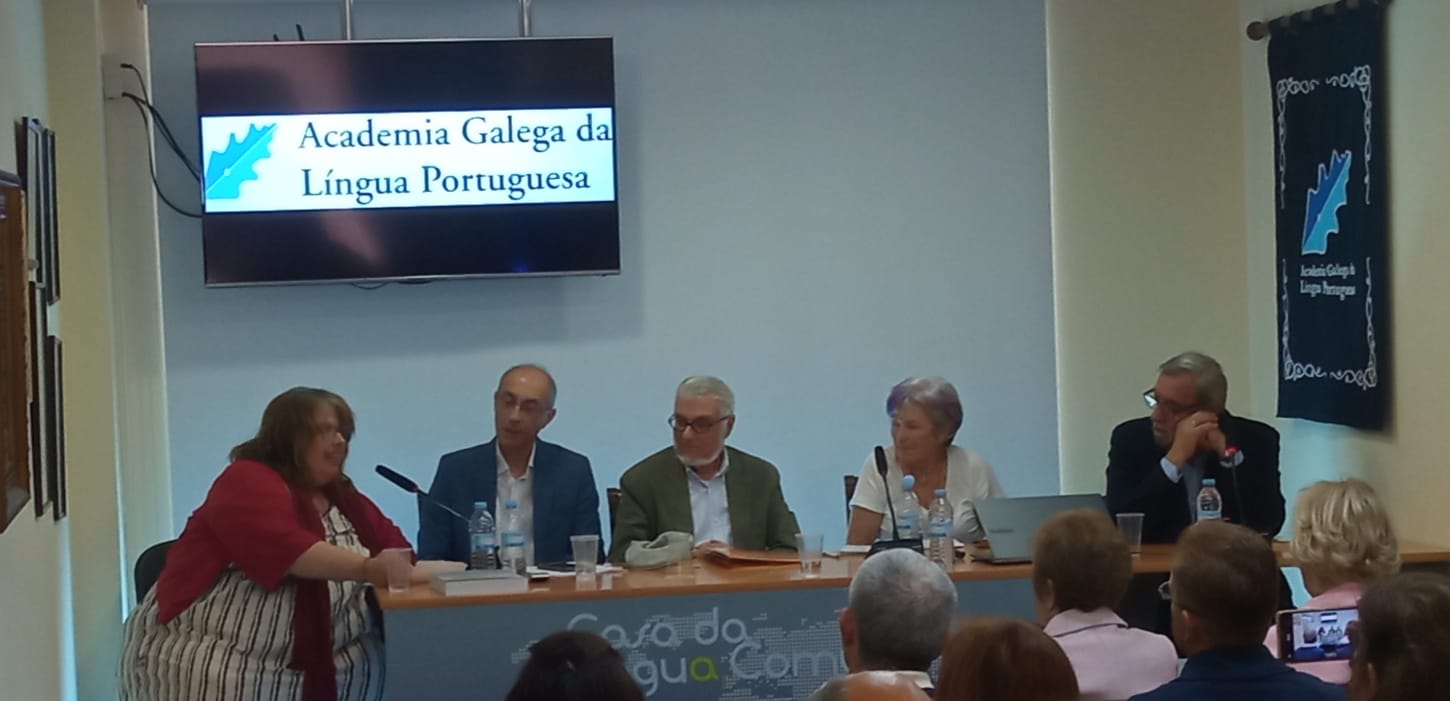 Mesa académica. Por ordem de intervenção: António Gil, Adela Figueroa, João José Santamaria Conde, Ângelo Cristóvão, Iolanda Aldrei.